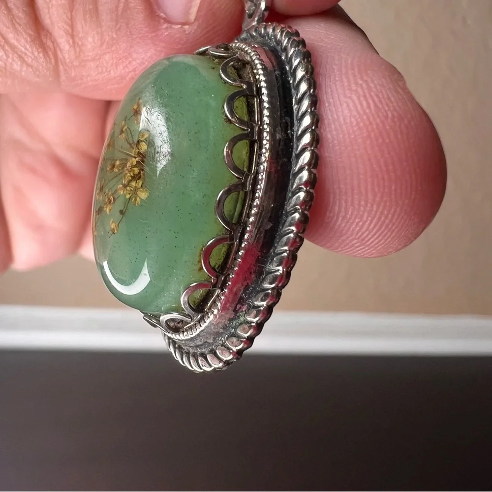 Vintage 1970’s Green Resin Cabochon w Real Flower Inside Pendant, Flora Fauna